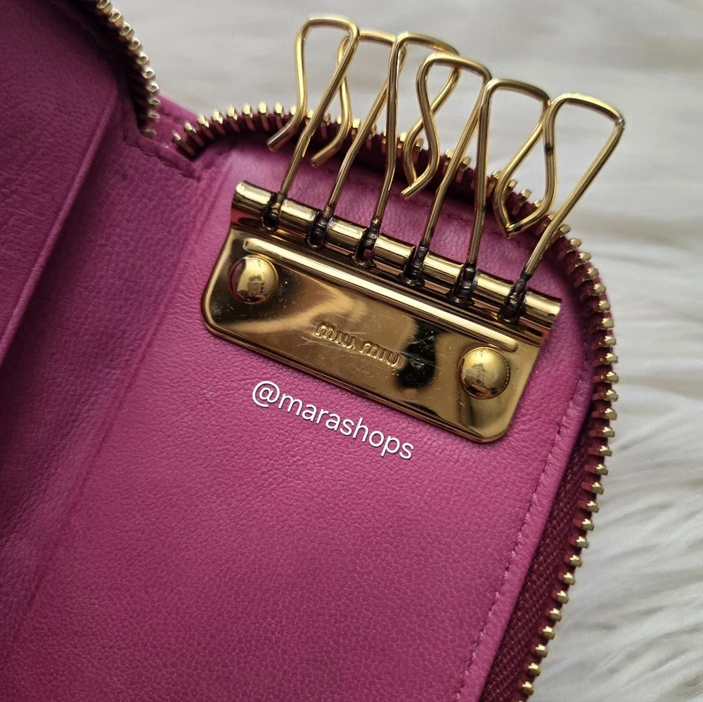 Miu Miu Matelassé Leather Zip Around Key Case Pink